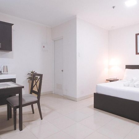 Urbanview At Evangelista Street Makati Makati City Exteriör bild