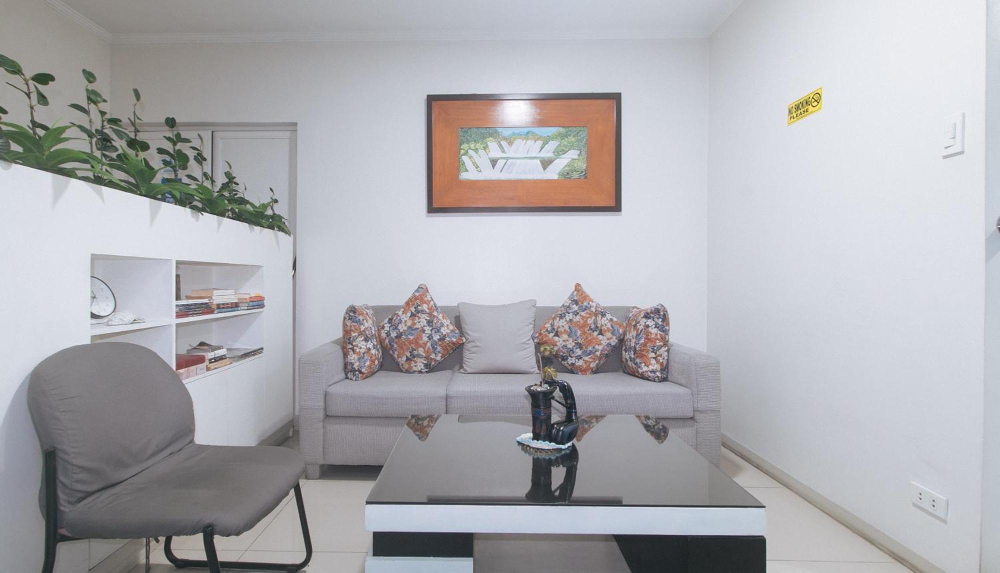 Urbanview At Evangelista Street Makati Makati City Exteriör bild