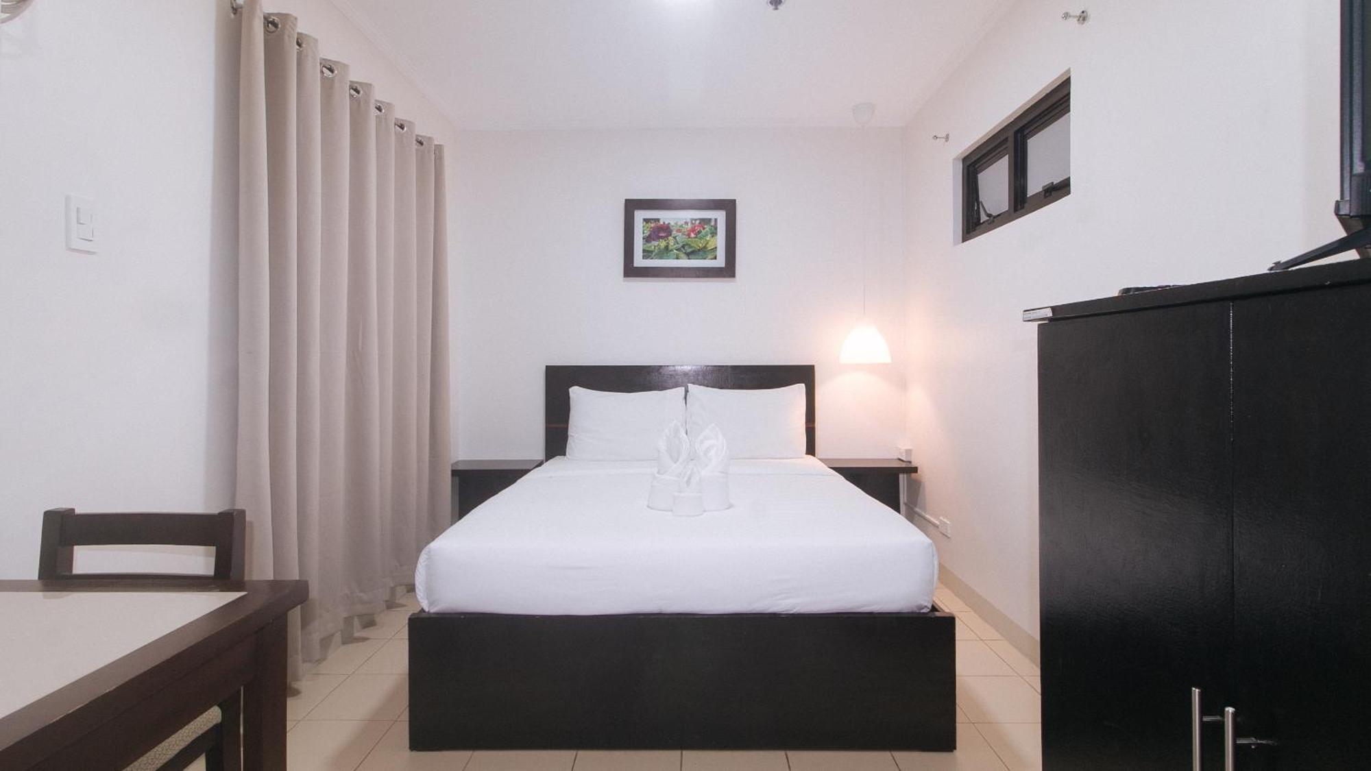 Urbanview At Evangelista Street Makati Makati City Exteriör bild