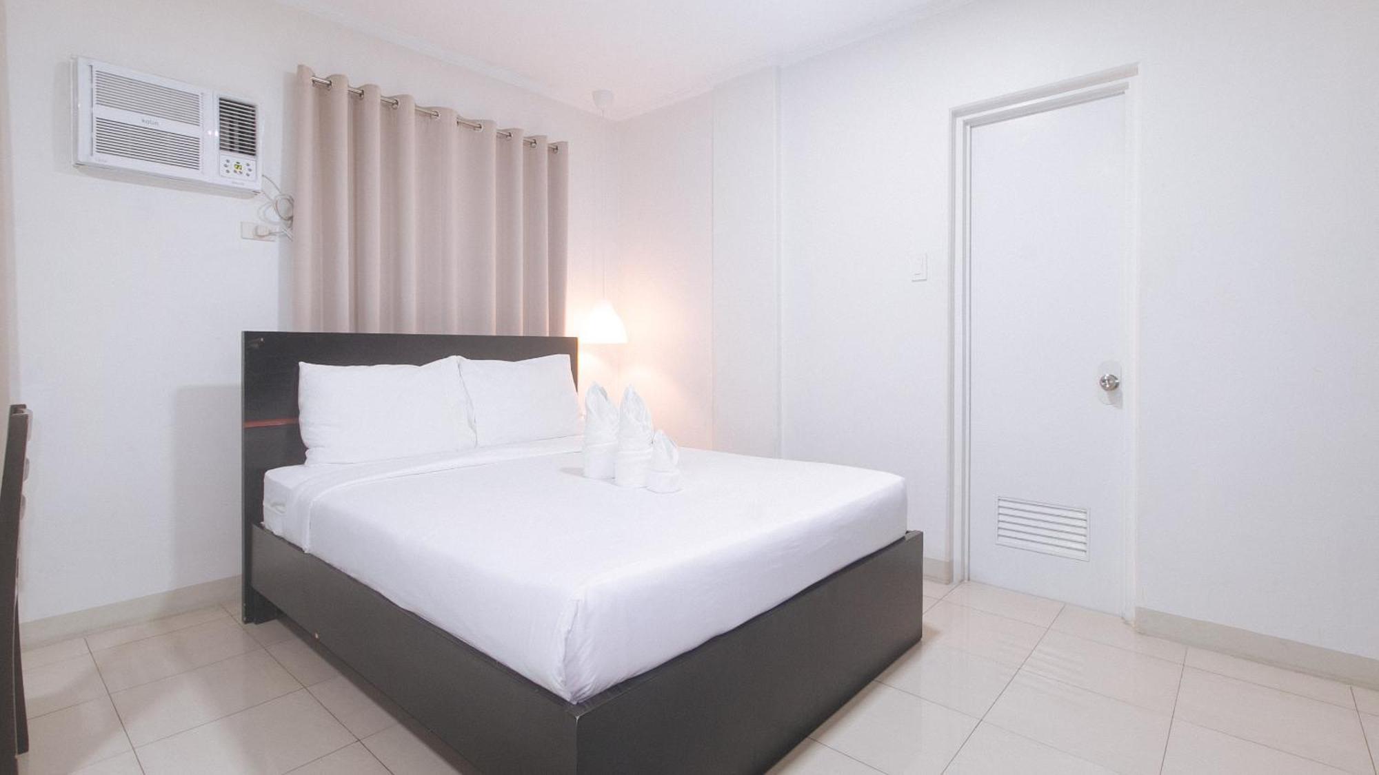 Urbanview At Evangelista Street Makati Makati City Exteriör bild
