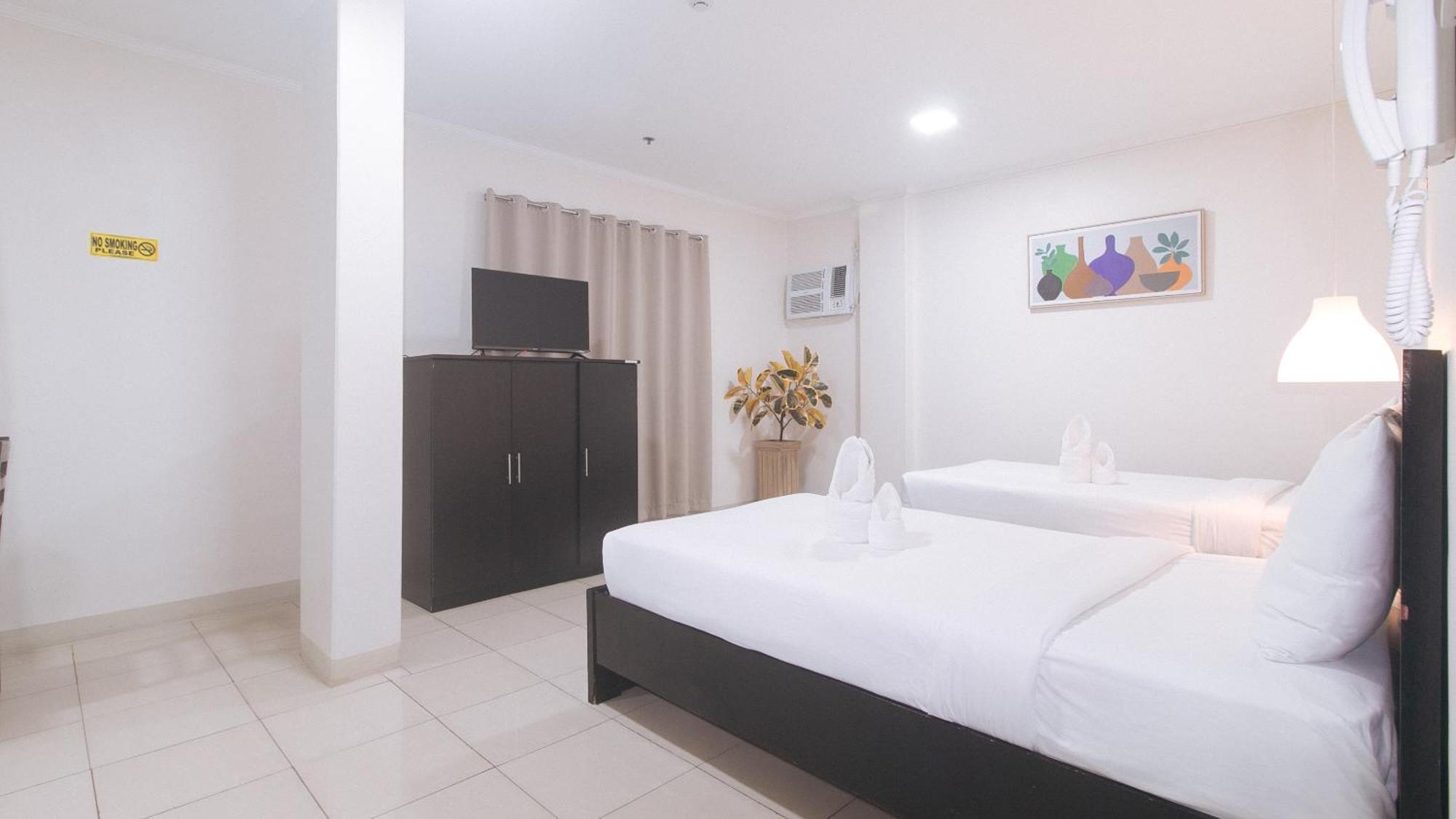 Urbanview At Evangelista Street Makati Makati City Exteriör bild